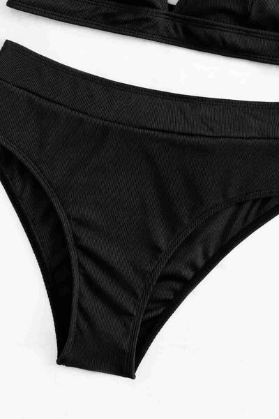 Ayarlanabilir Askılı Üçgen Tasarım Bikini Üstü - MS43789